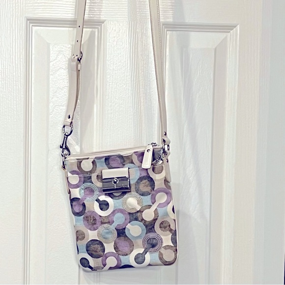 Coach Crossbody Canvas 8x9” bag. Signature Hardware on Front pocket & zipper - Picture 8 of 15